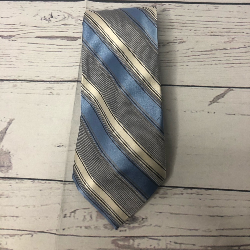 Blue and white jones New York men’s tie